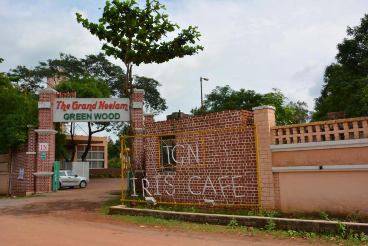 The Grand Neelam Hotell Rāipur Exteriör bild